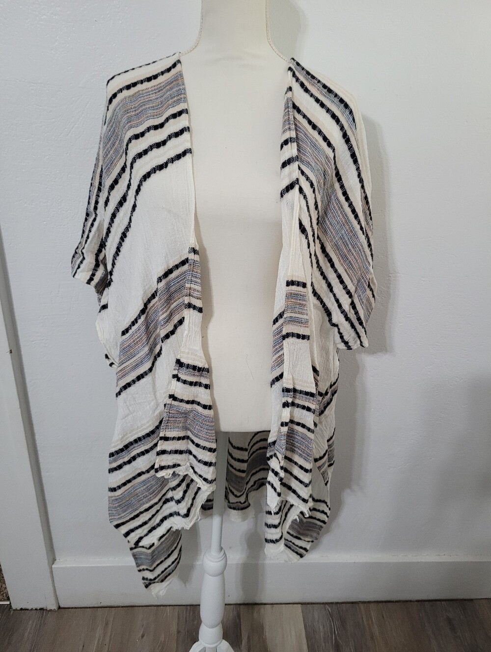 American Eagle Shawl Cover Up Boho Chic Streetwear Coastal Granola